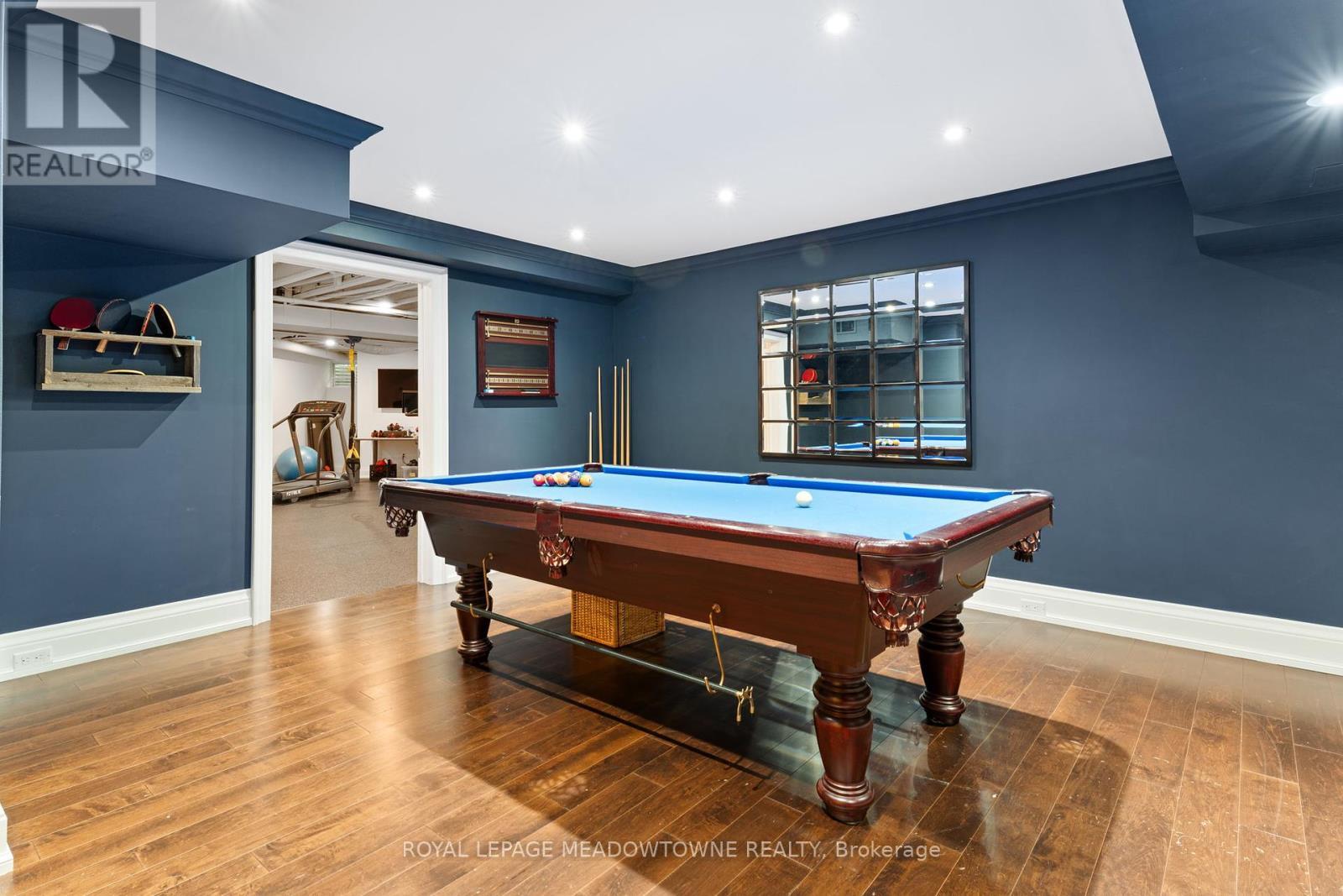 












3 BOGLE DRIVE

,
Hamilton,




Ontario
L0R1H2

