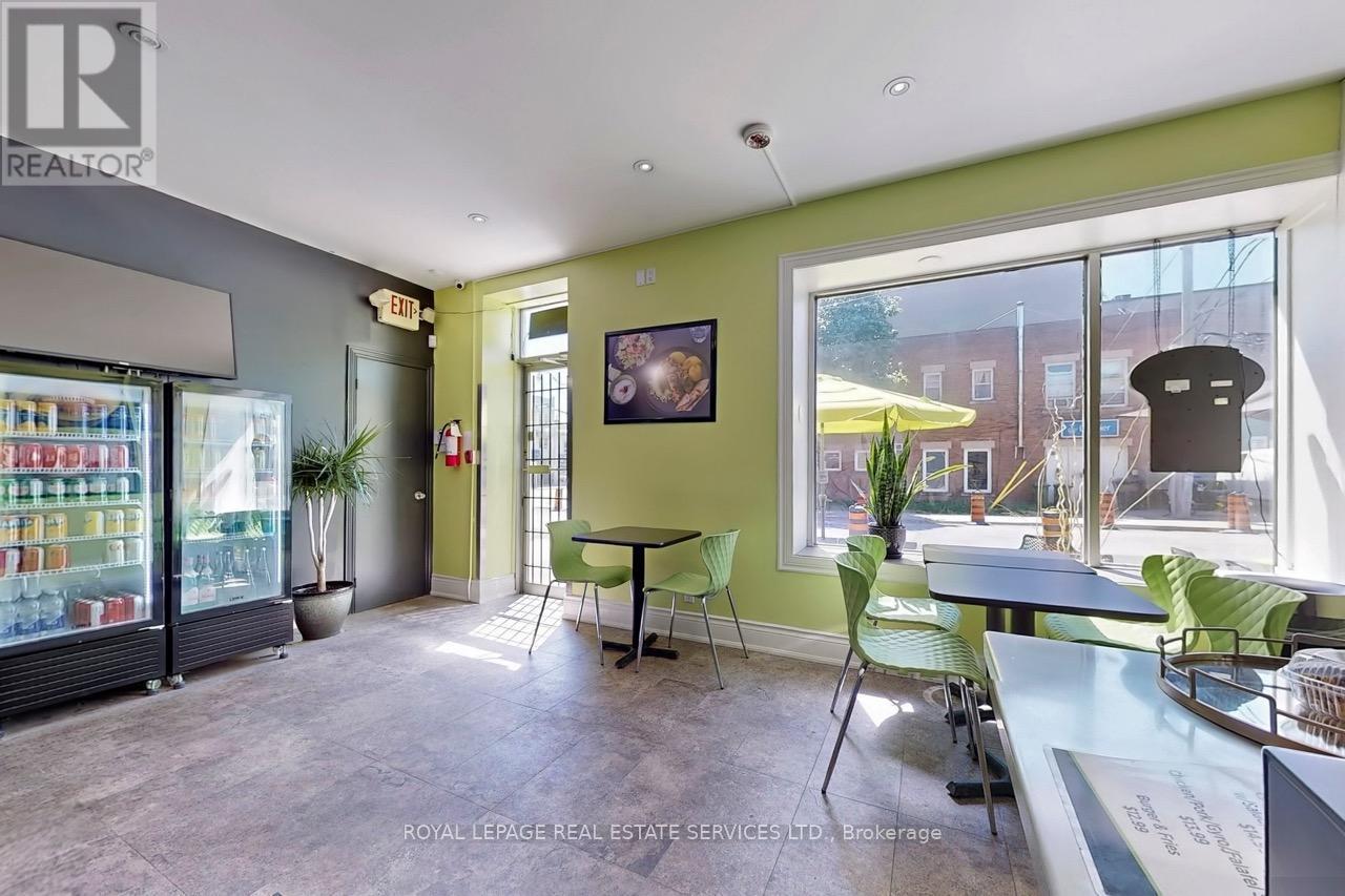 












6 FAIRLAWN AVENUE

,
Toronto,




Ontario
M4M2N4


