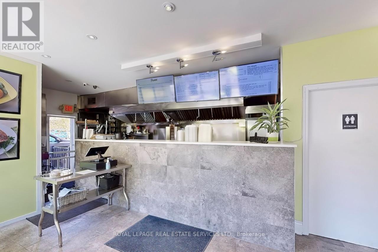 












6 FAIRLAWN AVENUE

,
Toronto,




Ontario
M4M2N4

