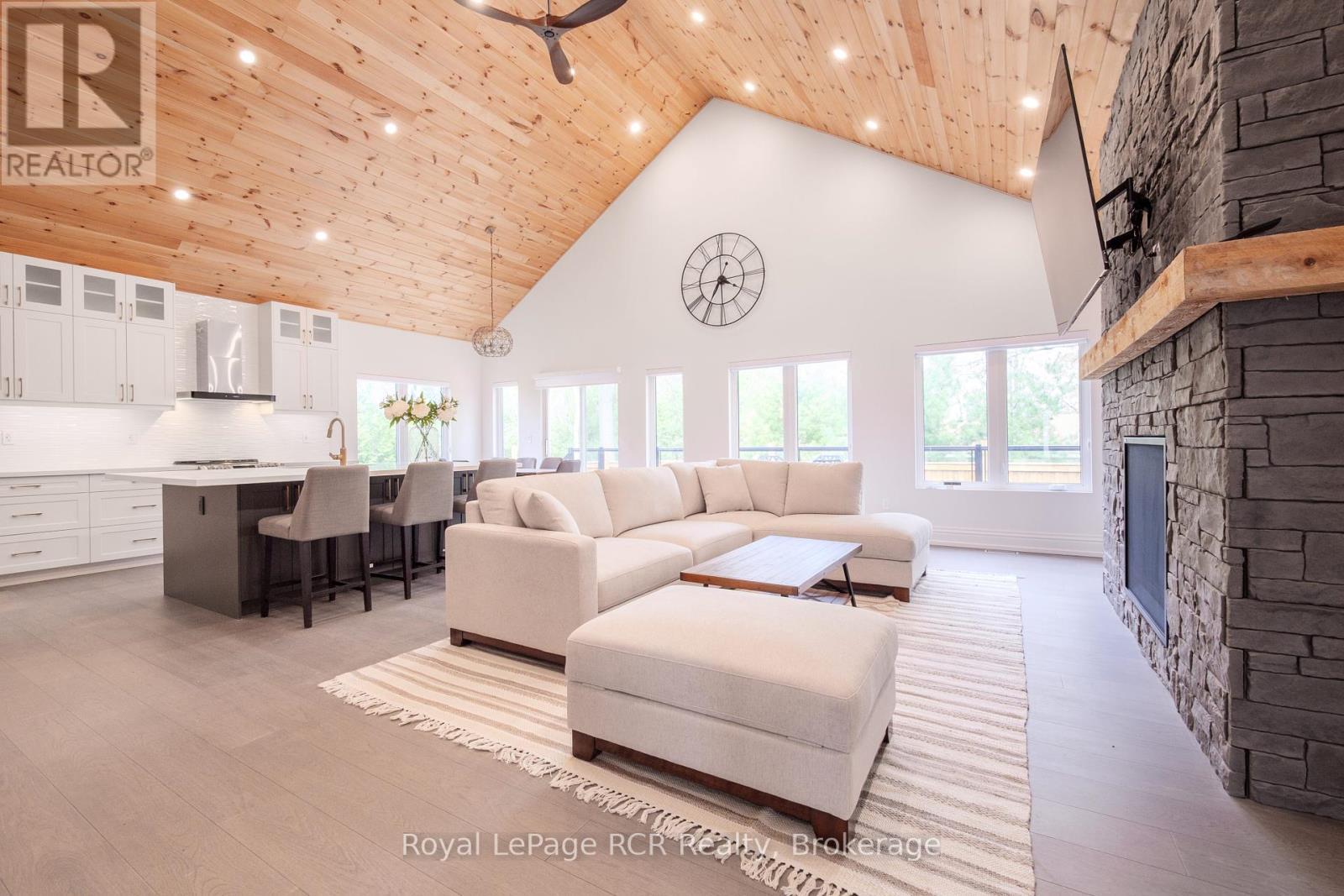 












10 FREDERICK STREET E

,
South Bruce Peninsula,




Ontario
N0H2G0

