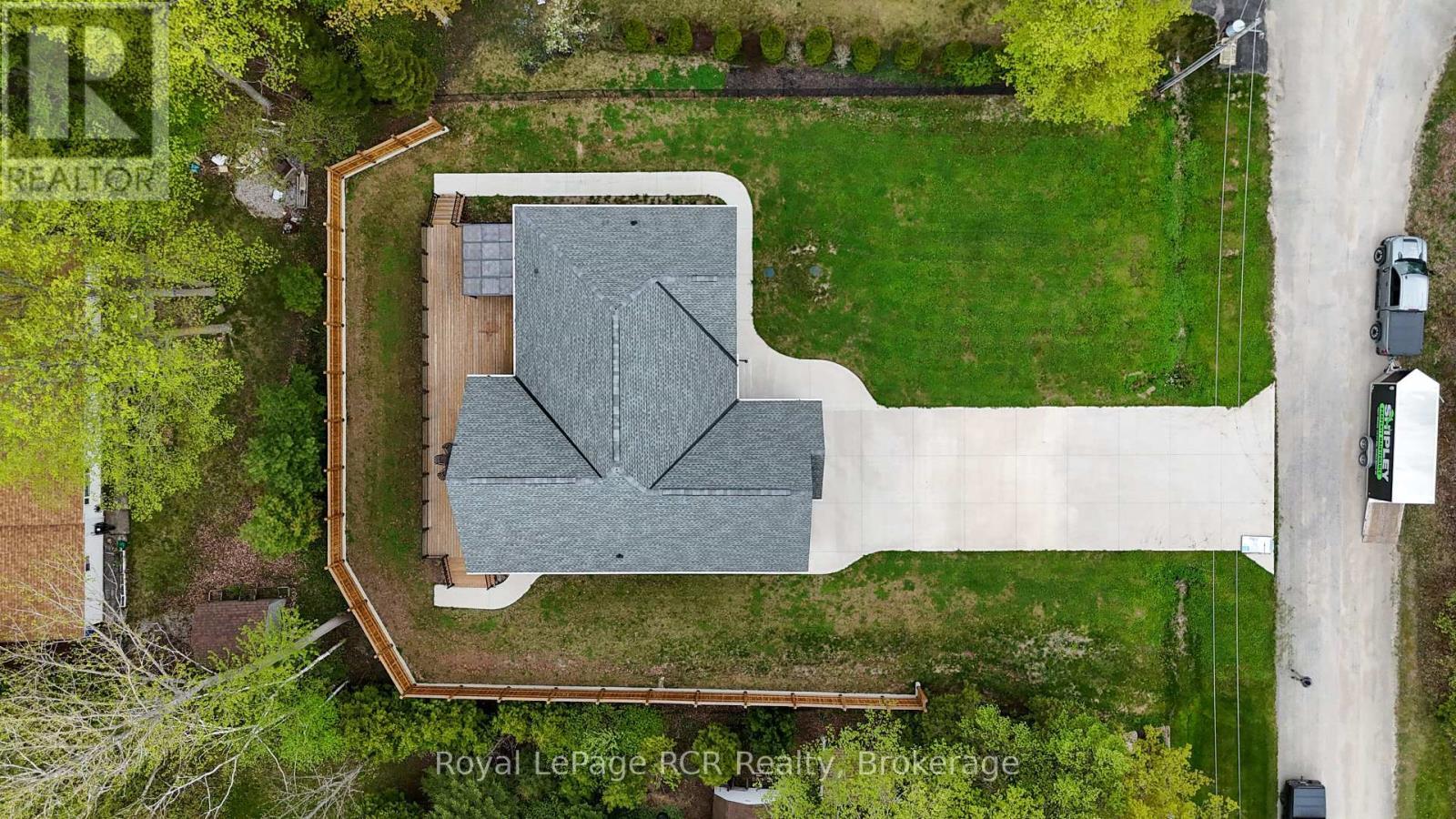 












10 FREDERICK STREET E

,
South Bruce Peninsula,




Ontario
N0H2G0

