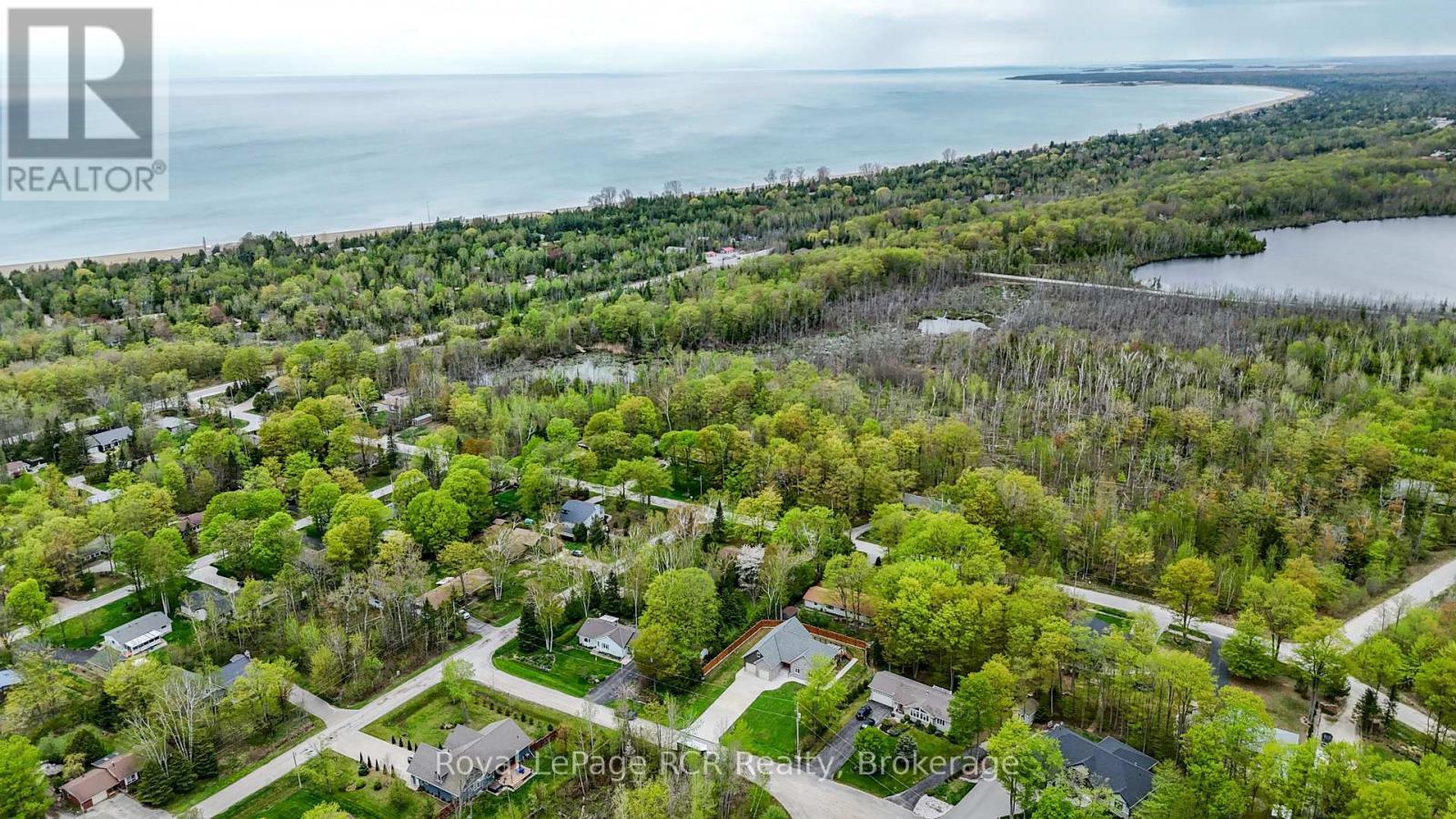 












10 FREDERICK STREET E

,
South Bruce Peninsula,




Ontario
N0H2G0

