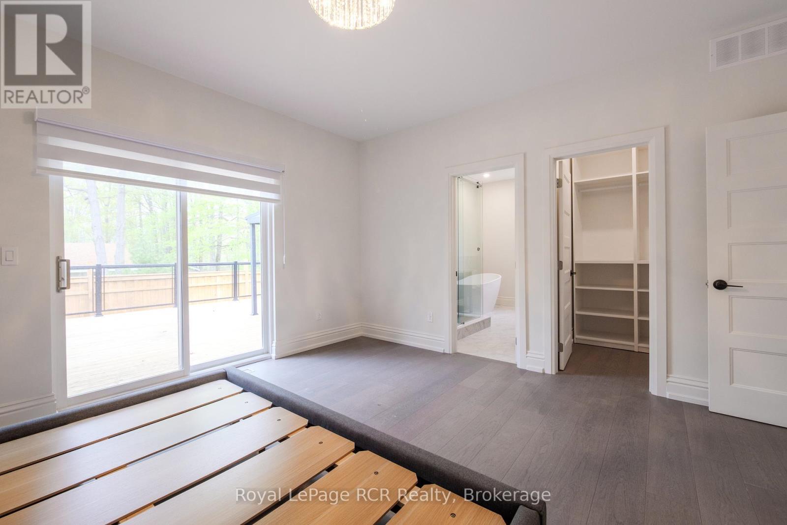 












10 FREDERICK STREET E

,
South Bruce Peninsula,




Ontario
N0H2G0

