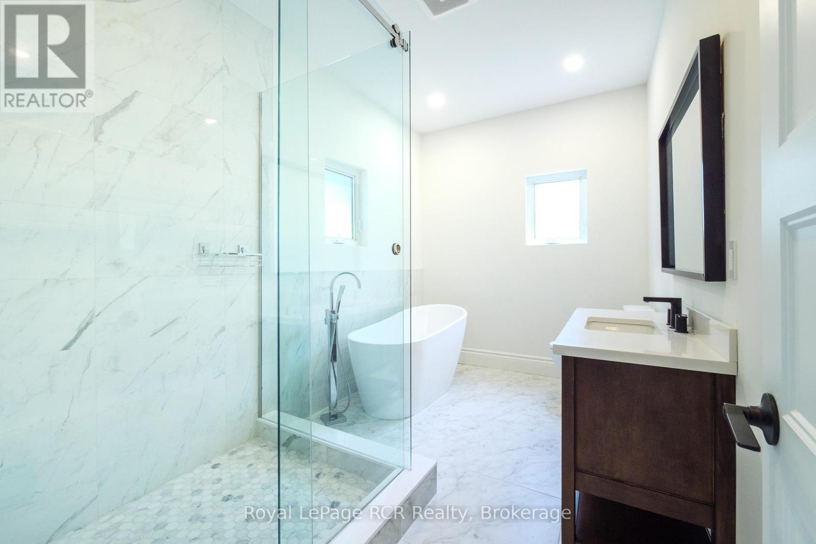












10 FREDERICK STREET E

,
South Bruce Peninsula,




Ontario
N0H2G0

