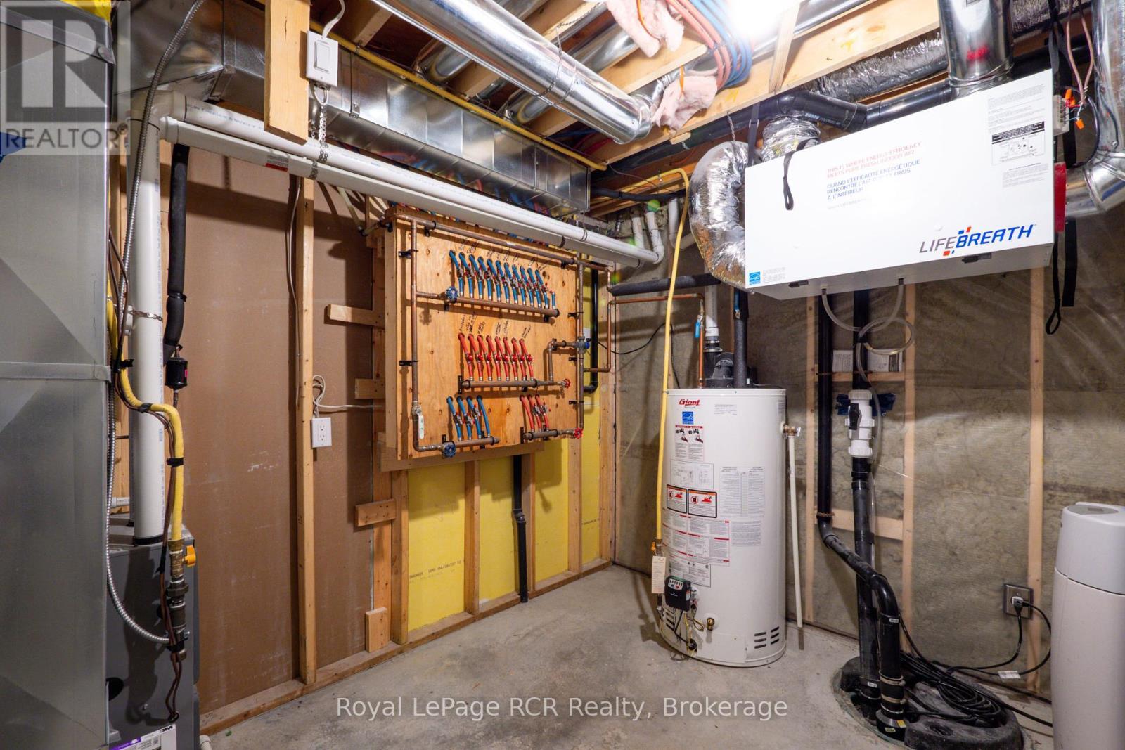 












10 FREDERICK STREET E

,
South Bruce Peninsula,




Ontario
N0H2G0

