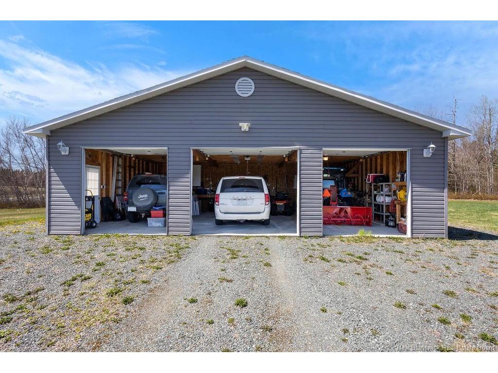 









8020


Hwy 117

,
Black River Bridge,




NB
E1N 5K5

