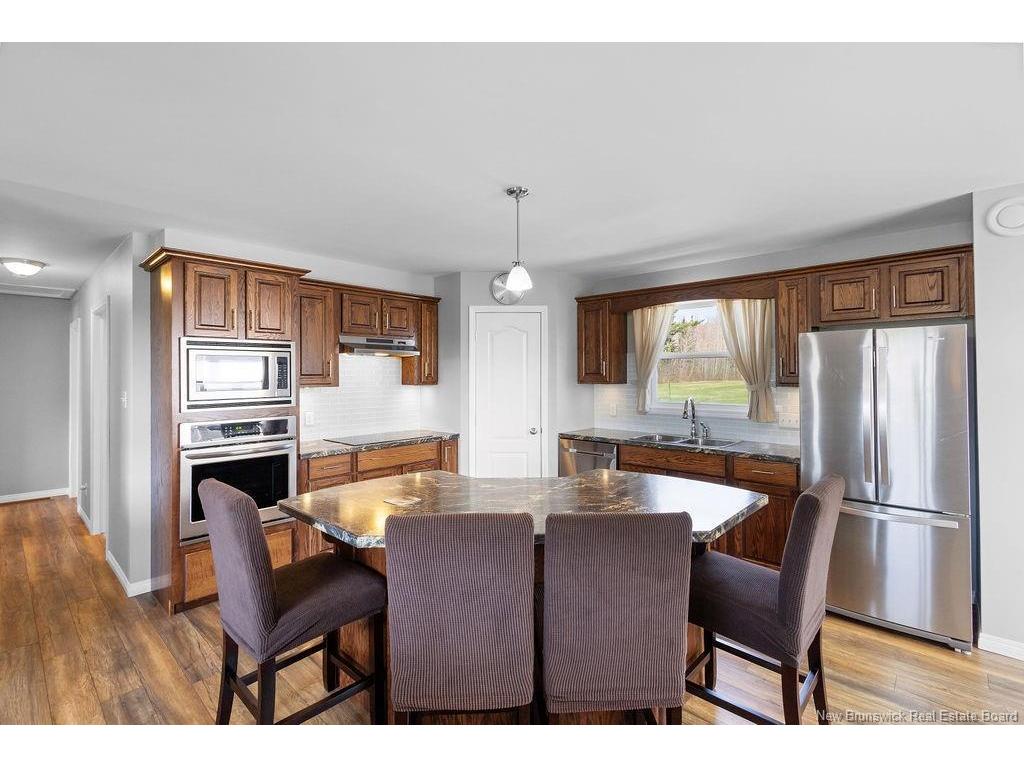 









8020


Hwy 117

,
Black River Bridge,




NB
E1N 5K5

