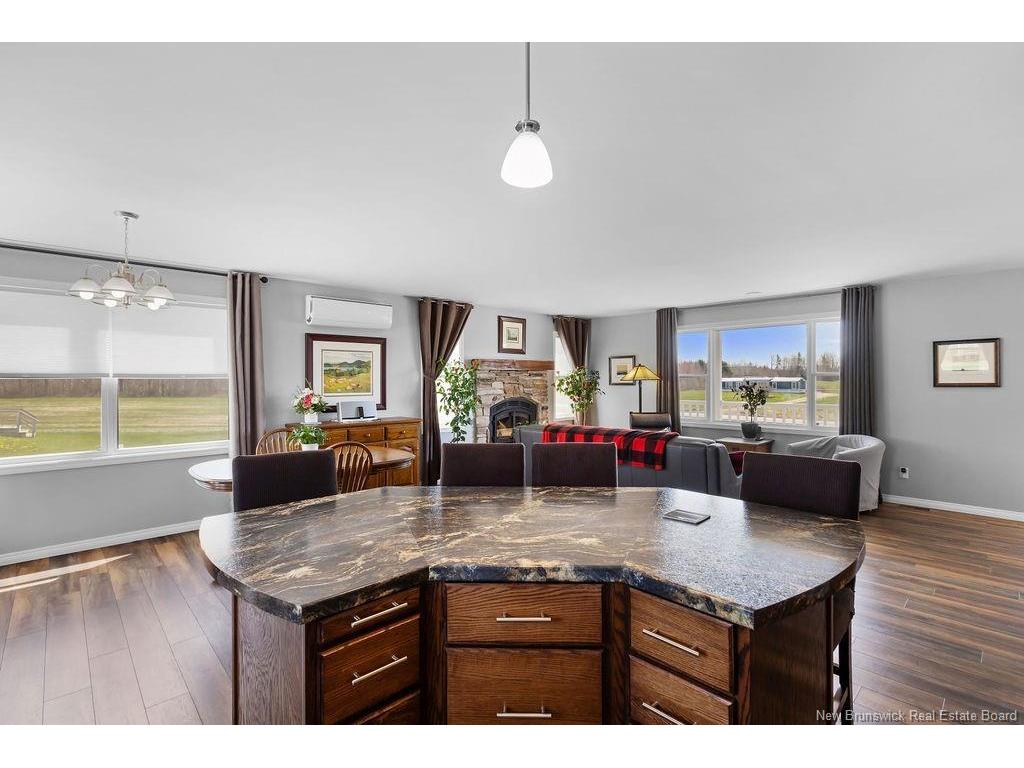 









8020


Hwy 117

,
Black River Bridge,




NB
E1N 5K5

