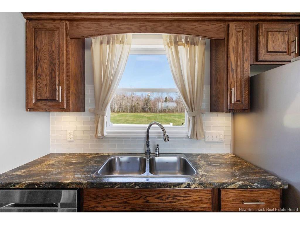 









8020


Hwy 117

,
Black River Bridge,




NB
E1N 5K5

