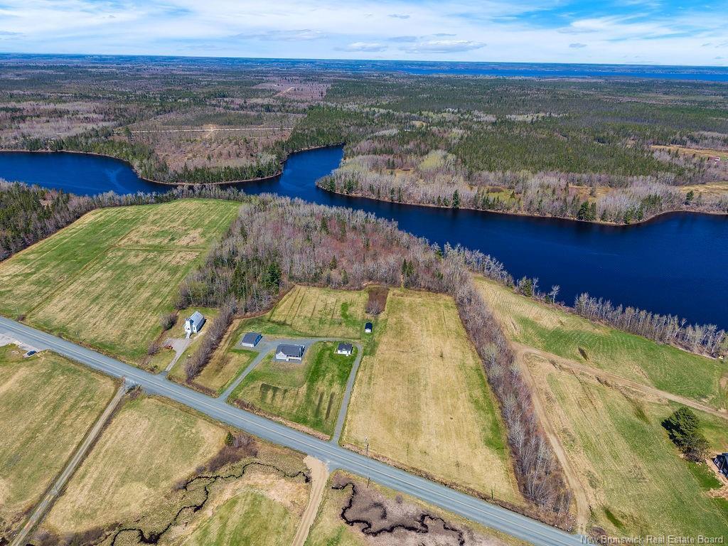









8020


Hwy 117

,
Black River Bridge,




NB
E1N 5K5

