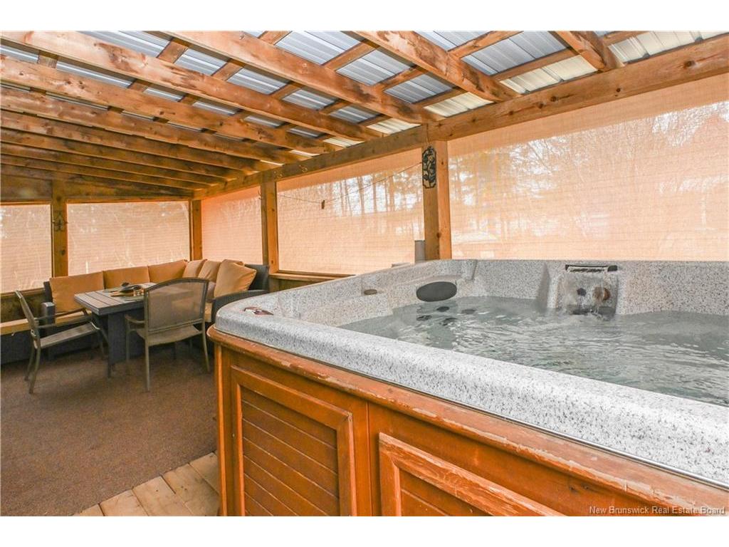 









4


Jadi

LANE,
Chiasson Office,




NB
E8S 2S6

