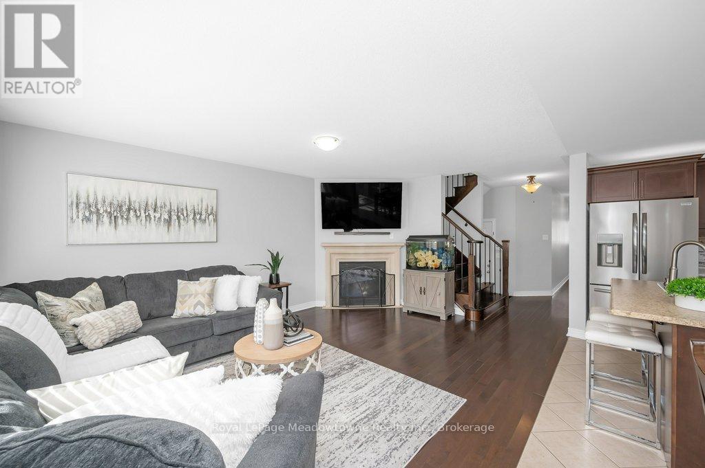 












152 WESTON DRIVE

,
Milton (SC Scott),




Ontario
L9T0V6

