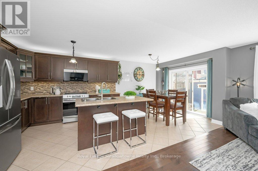 












152 WESTON DRIVE

,
Milton (SC Scott),




Ontario
L9T0V6

