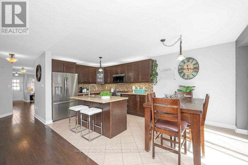 












152 WESTON DRIVE

,
Milton (SC Scott),




Ontario
L9T0V6

