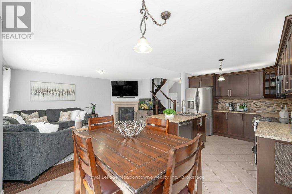












152 WESTON DRIVE

,
Milton (SC Scott),




Ontario
L9T0V6

