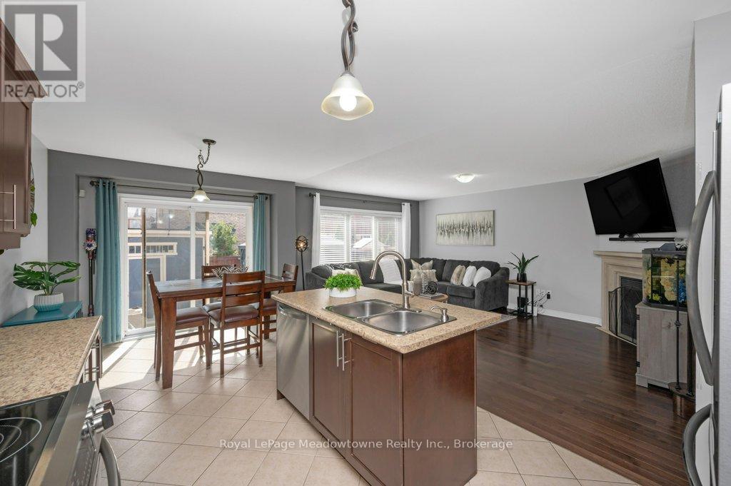 












152 WESTON DRIVE

,
Milton (SC Scott),




Ontario
L9T0V6

