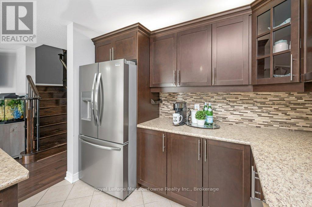 












152 WESTON DRIVE

,
Milton (SC Scott),




Ontario
L9T0V6

