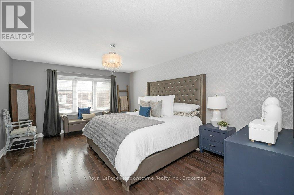 












152 WESTON DRIVE

,
Milton (SC Scott),




Ontario
L9T0V6

