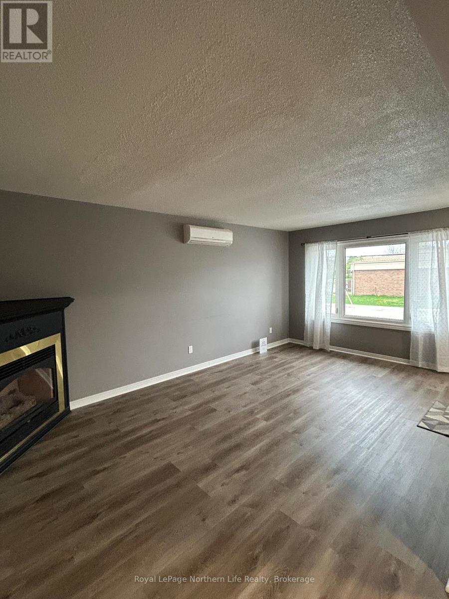 












155 KING STREET E

,
North Bay (Central),




Ontario
P1B1P1

