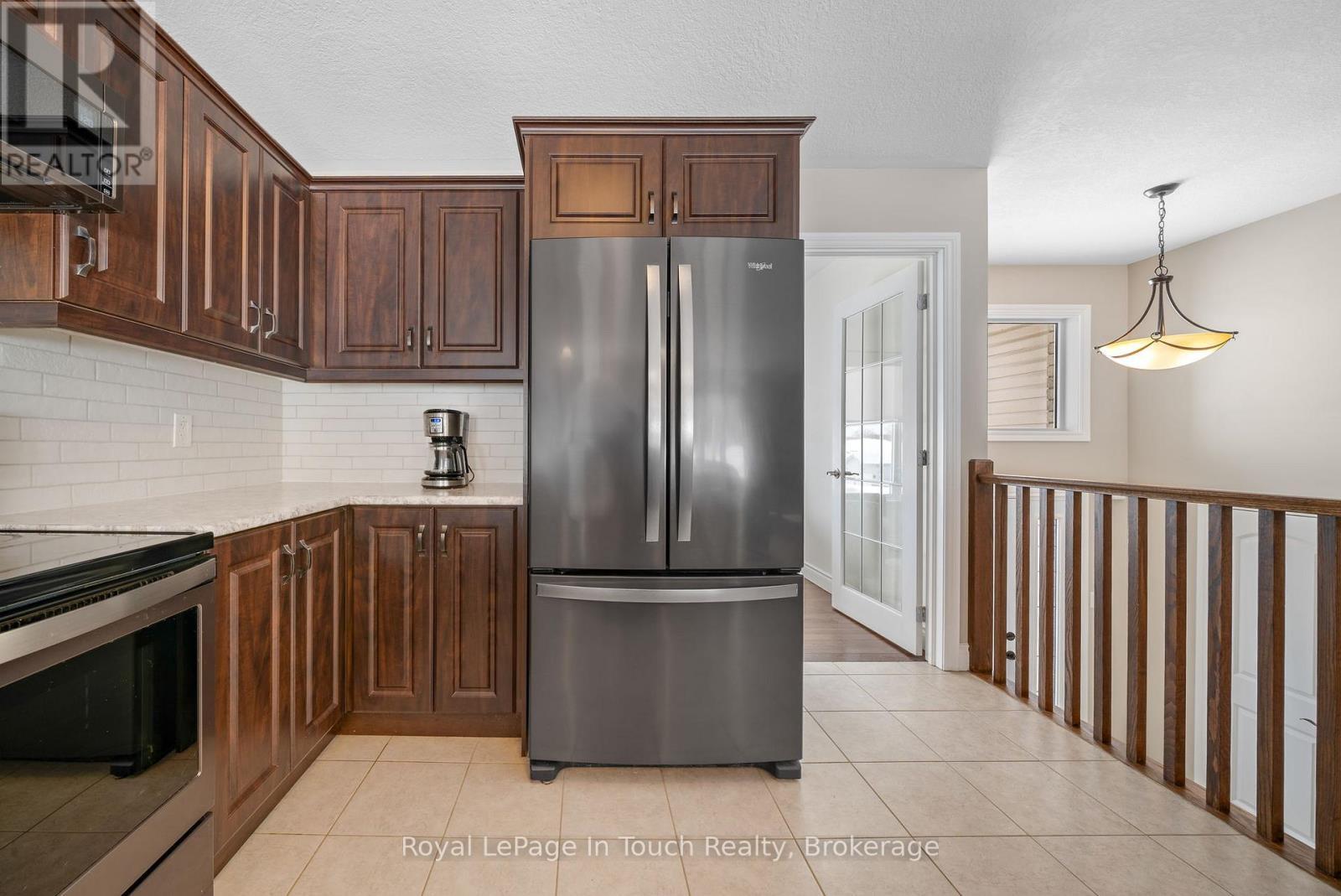 












15 RALPH DALTON BOULEVARD

,
Tay (Victoria Harbour),




Ontario
L0K2A0

