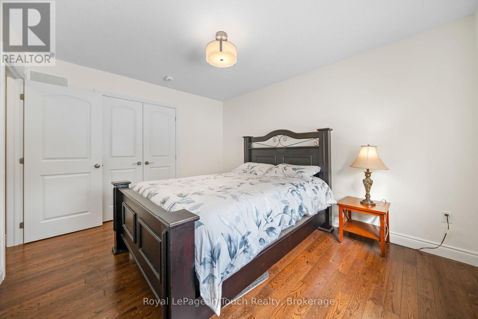












15 RALPH DALTON BOULEVARD

,
Tay (Victoria Harbour),




Ontario
L0K2A0

