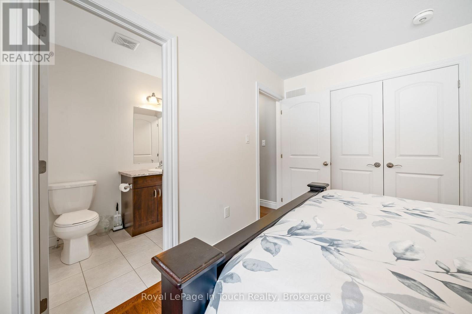 












15 RALPH DALTON BOULEVARD

,
Tay (Victoria Harbour),




Ontario
L0K2A0

