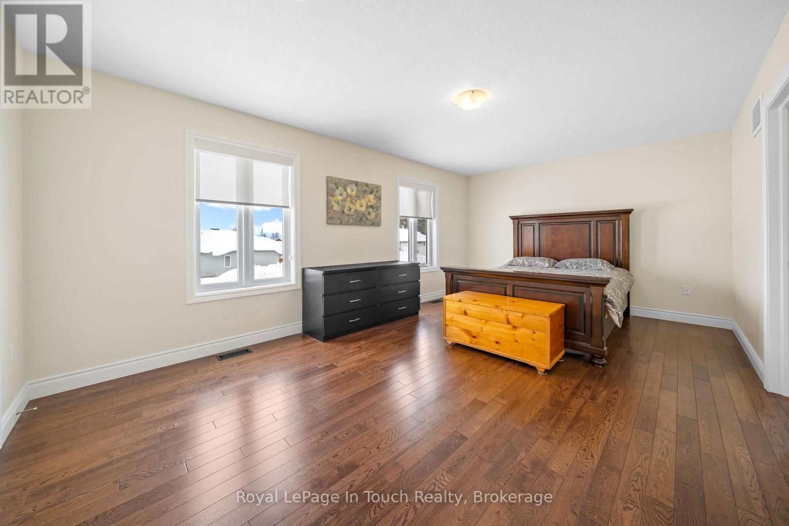 












15 RALPH DALTON BOULEVARD

,
Tay (Victoria Harbour),




Ontario
L0K2A0

