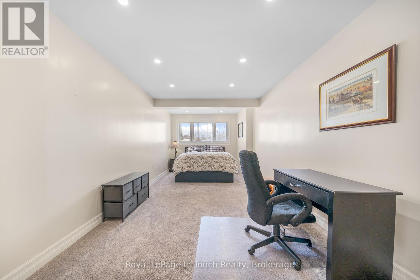 












15 RALPH DALTON BOULEVARD

,
Tay (Victoria Harbour),




Ontario
L0K2A0

