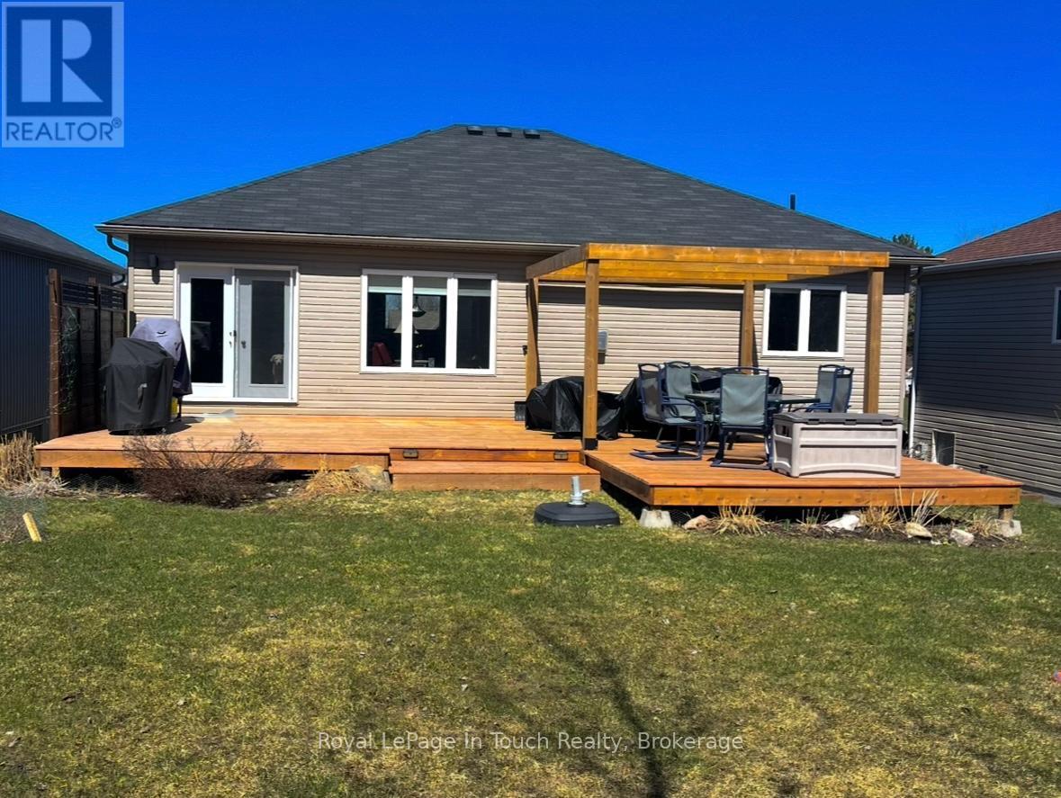 












15 RALPH DALTON BOULEVARD

,
Tay (Victoria Harbour),




Ontario
L0K2A0

