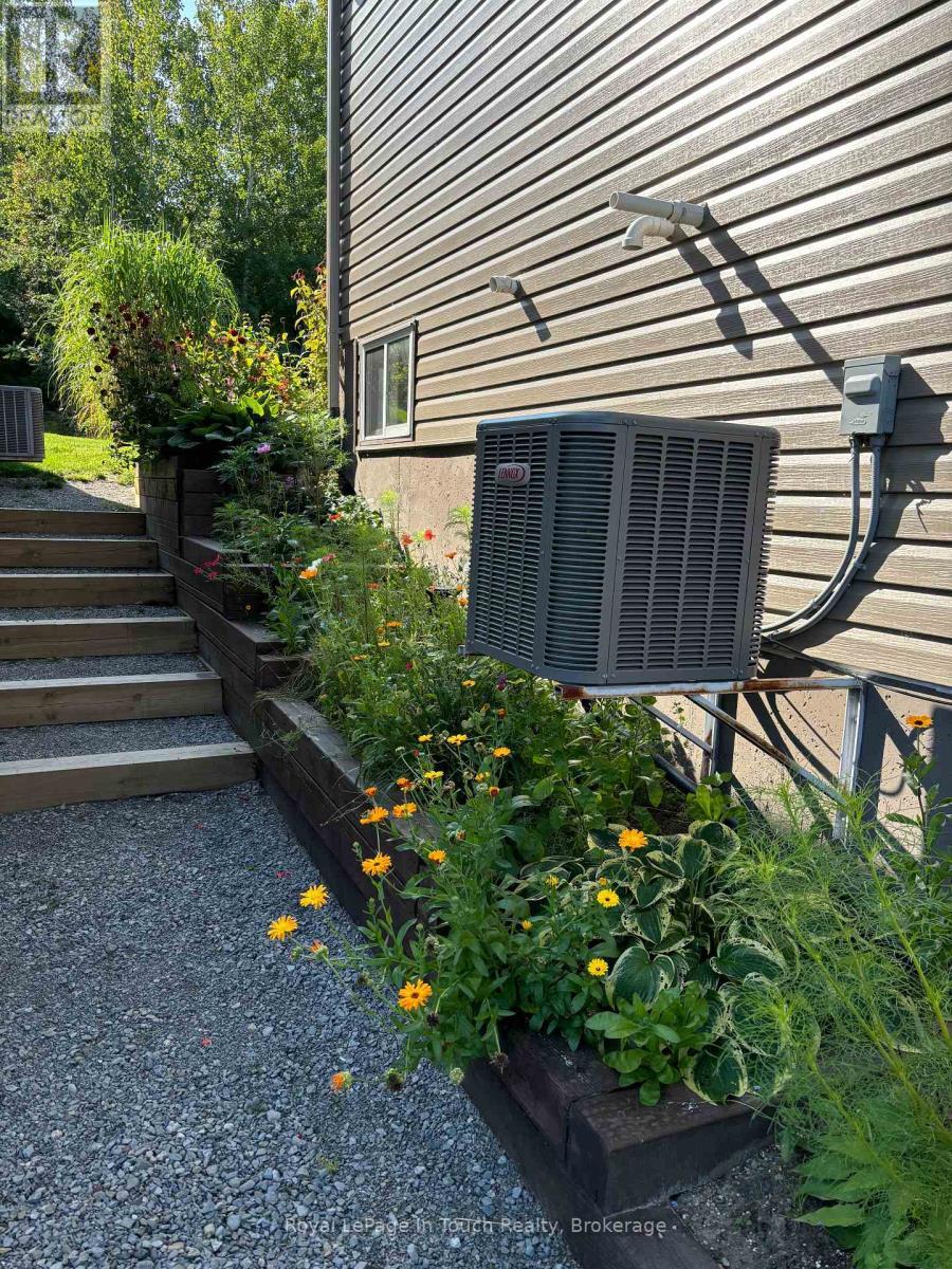 












15 RALPH DALTON BOULEVARD

,
Tay (Victoria Harbour),




Ontario
L0K2A0

