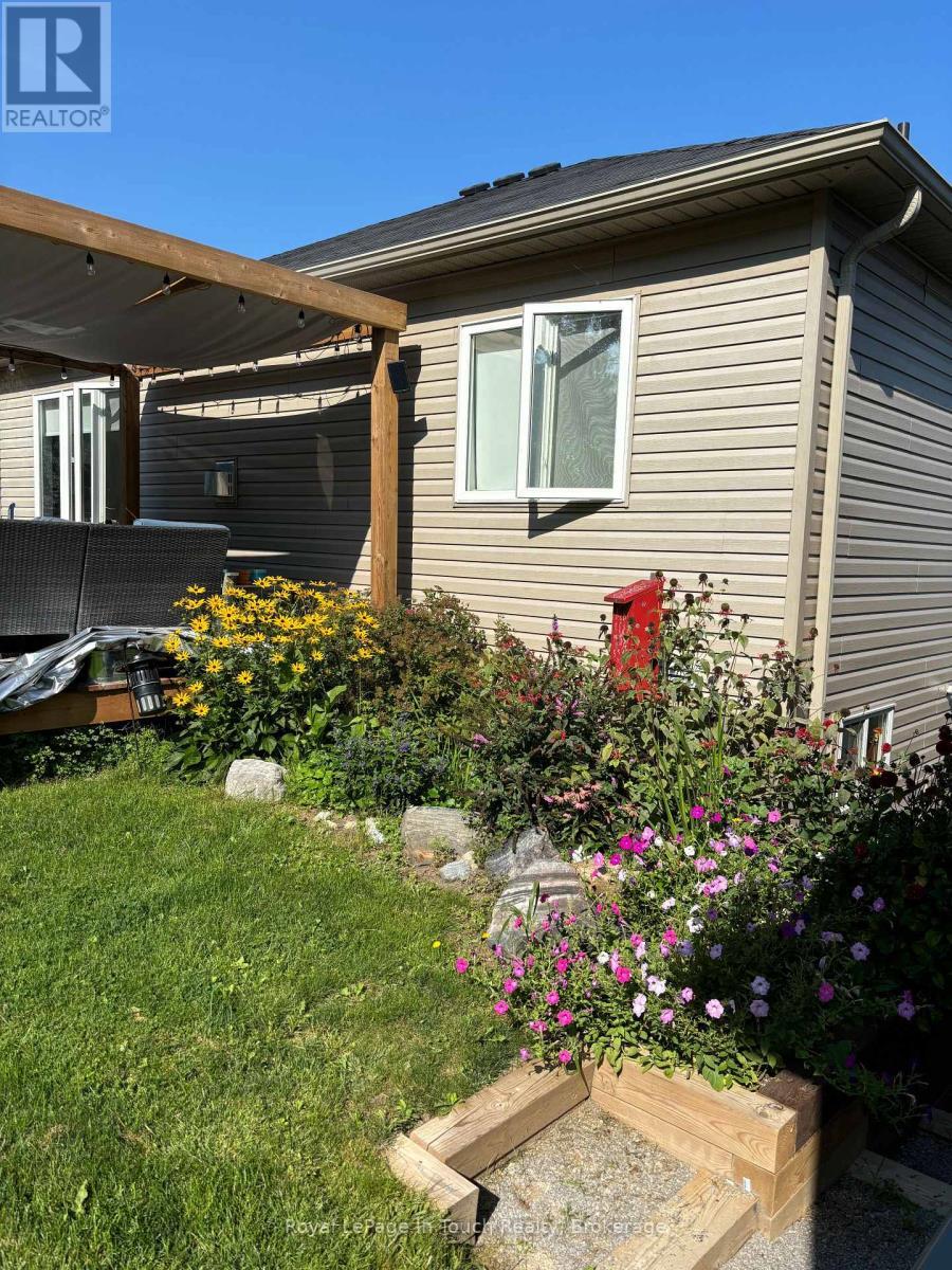 












15 RALPH DALTON BOULEVARD

,
Tay (Victoria Harbour),




Ontario
L0K2A0

