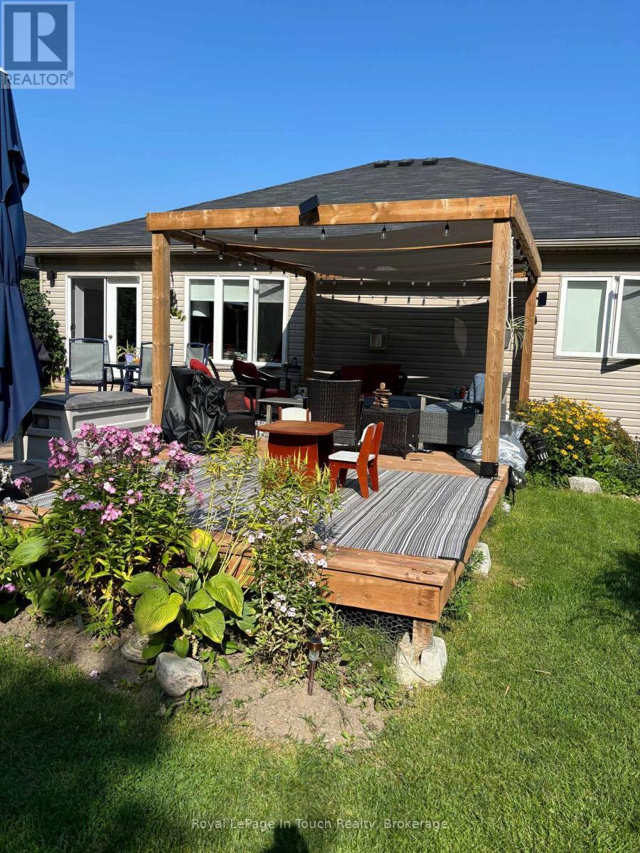 












15 RALPH DALTON BOULEVARD

,
Tay (Victoria Harbour),




Ontario
L0K2A0

