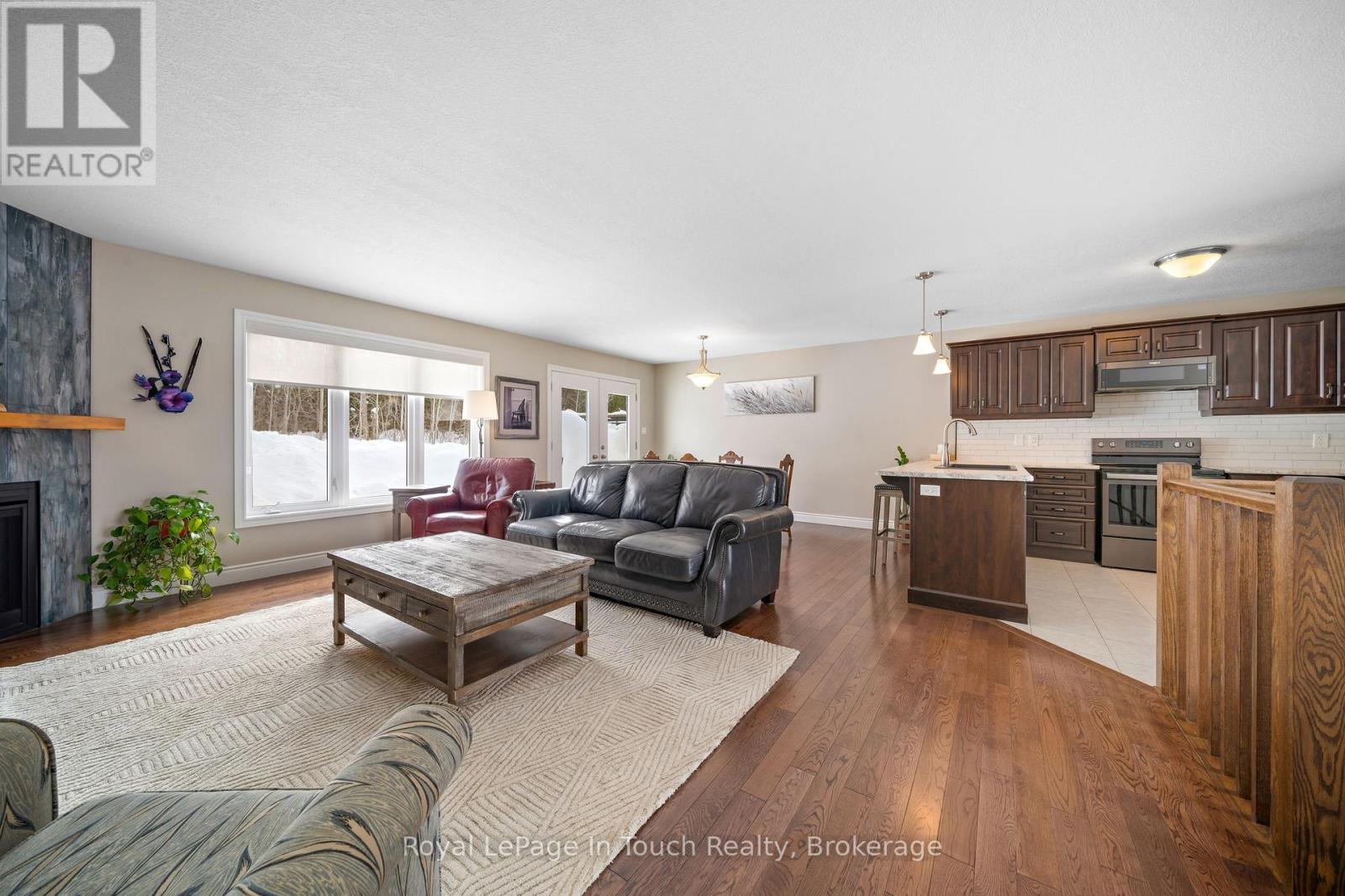 












15 RALPH DALTON BOULEVARD

,
Tay (Victoria Harbour),




Ontario
L0K2A0

