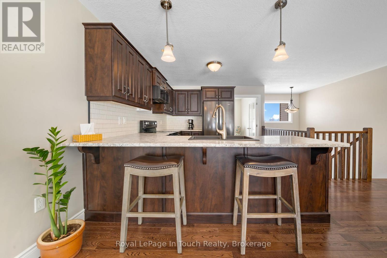 












15 RALPH DALTON BOULEVARD

,
Tay (Victoria Harbour),




Ontario
L0K2A0

