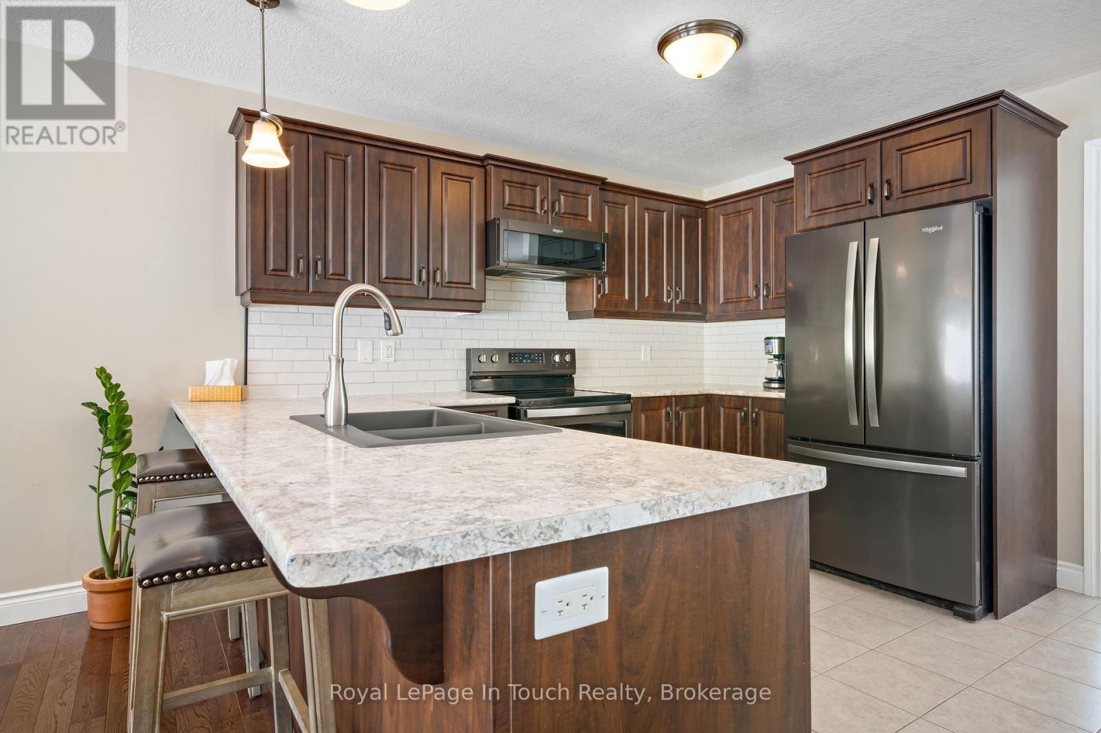 












15 RALPH DALTON BOULEVARD

,
Tay (Victoria Harbour),




Ontario
L0K2A0

