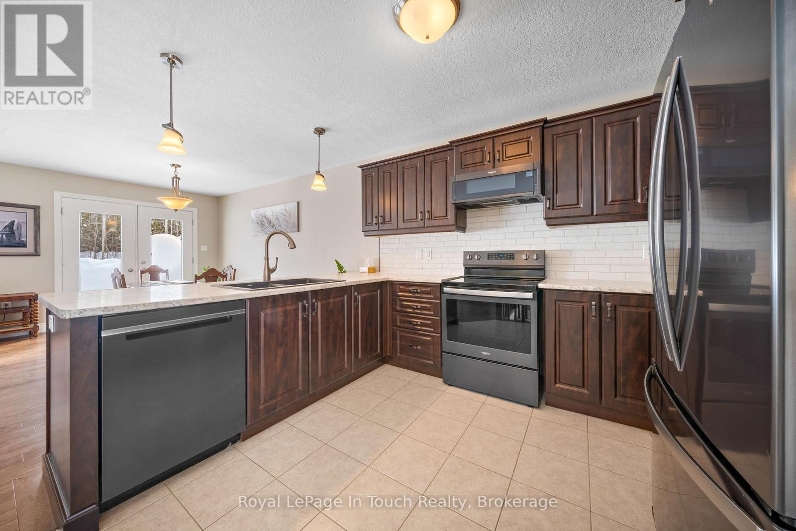 












15 RALPH DALTON BOULEVARD

,
Tay (Victoria Harbour),




Ontario
L0K2A0

