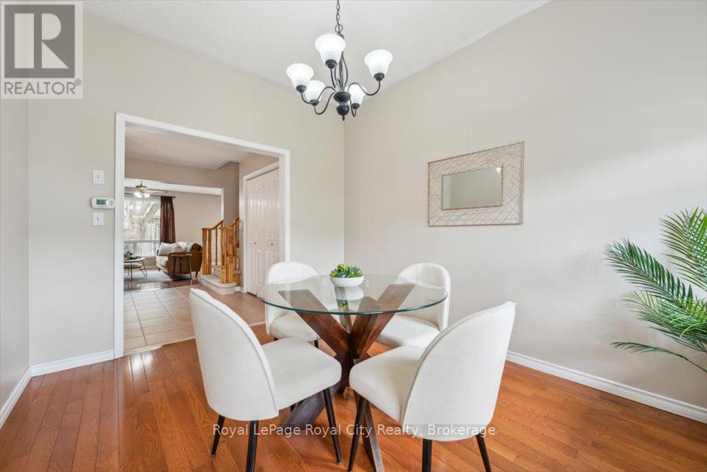 












1617 GOWLING TERRACE

,
Milton (CL Clarke),




Ontario
L9T5J6

