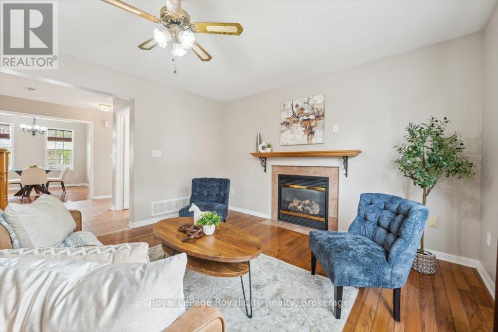 












1617 GOWLING TERRACE

,
Milton (CL Clarke),




Ontario
L9T5J6

