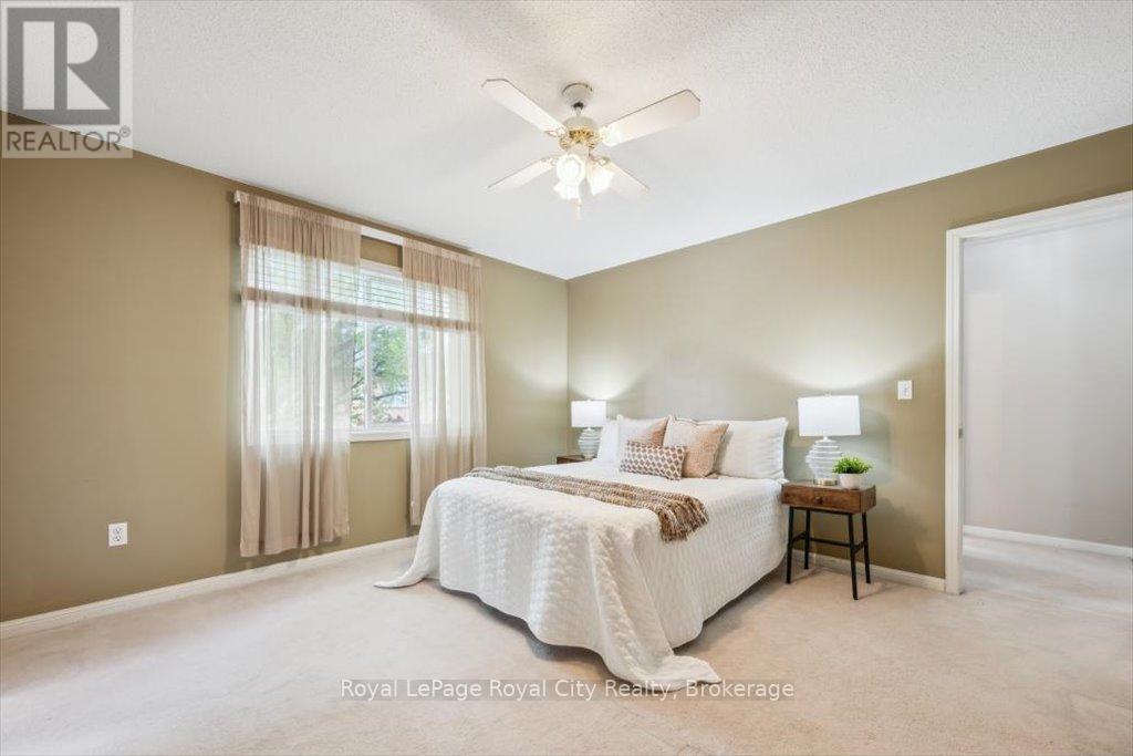 












1617 GOWLING TERRACE

,
Milton (CL Clarke),




Ontario
L9T5J6

