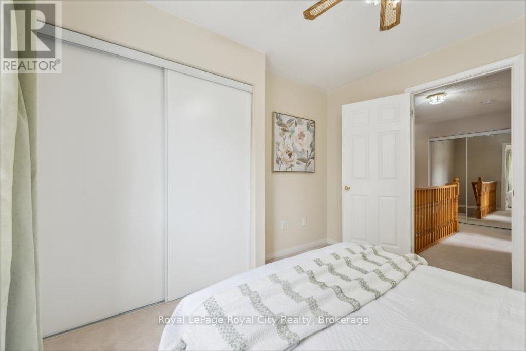 












1617 GOWLING TERRACE

,
Milton (CL Clarke),




Ontario
L9T5J6

