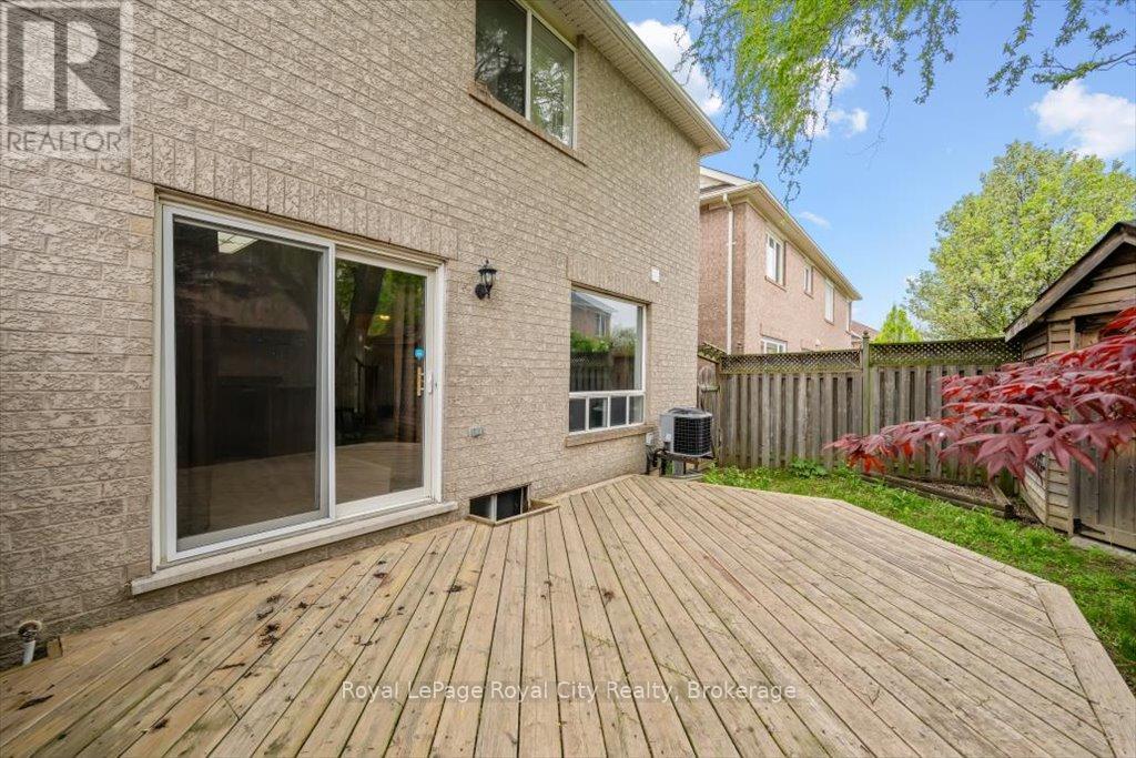 












1617 GOWLING TERRACE

,
Milton (CL Clarke),




Ontario
L9T5J6

