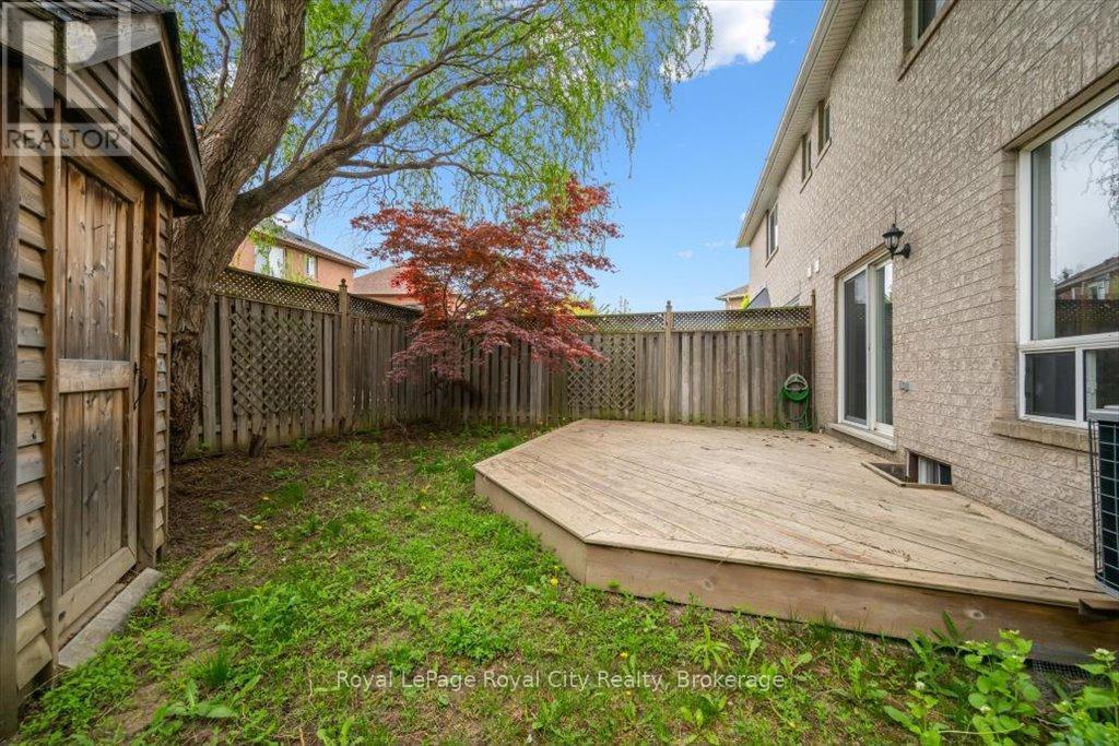 












1617 GOWLING TERRACE

,
Milton (CL Clarke),




Ontario
L9T5J6

