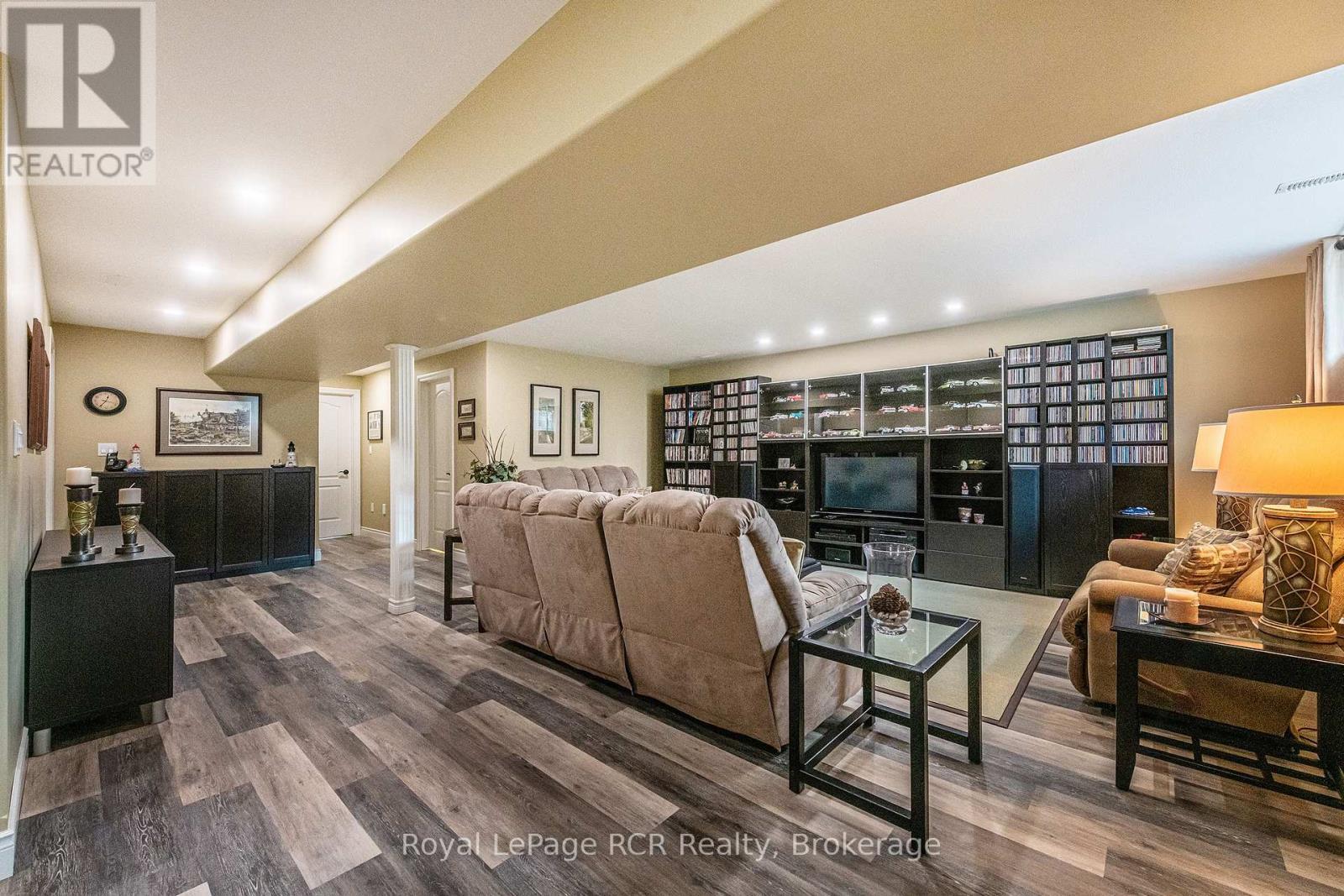 












773 15TH STREET

,
Hanover,




Ontario
N4N3W7

