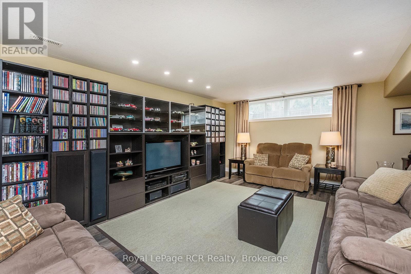 












773 15TH STREET

,
Hanover,




Ontario
N4N3W7

