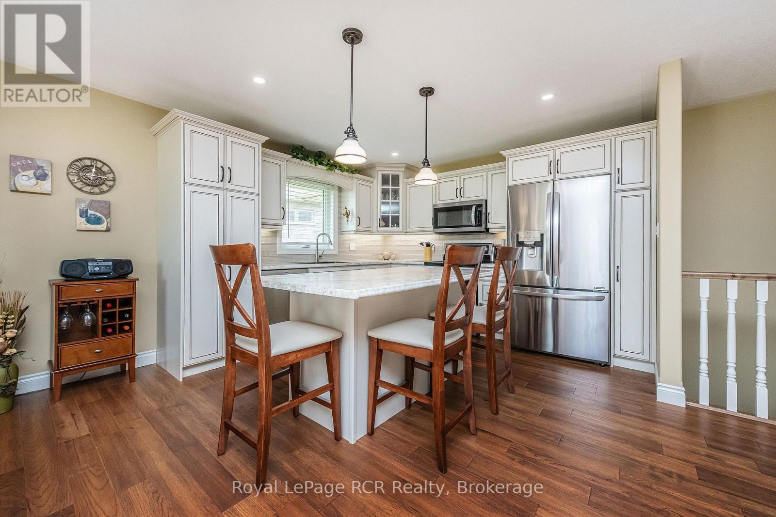 












773 15TH STREET

,
Hanover,




Ontario
N4N3W7

