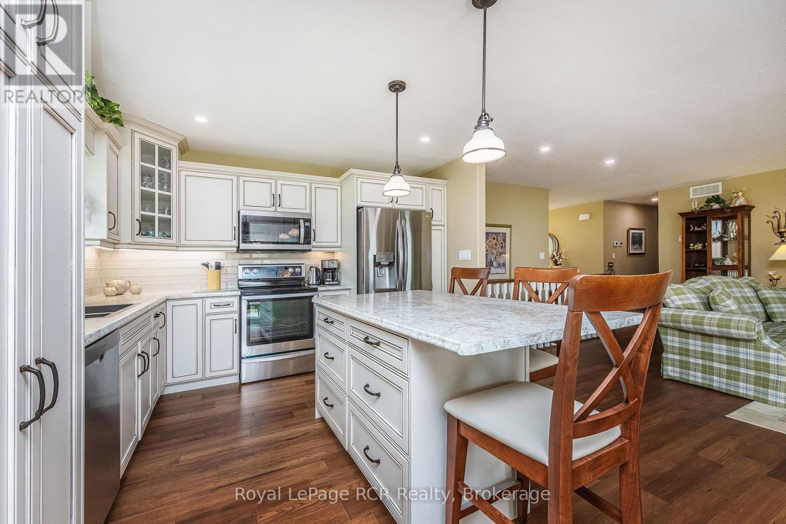












773 15TH STREET

,
Hanover,




Ontario
N4N3W7

