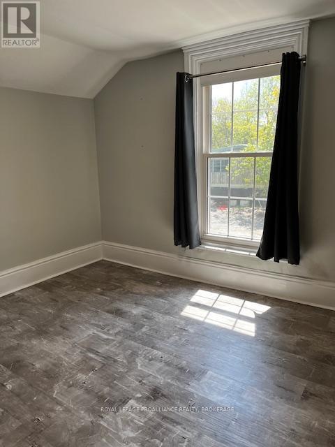 












396 JOHNSON STREET

,
Kingston (Central City East),




Ontario
K7L1Z2

