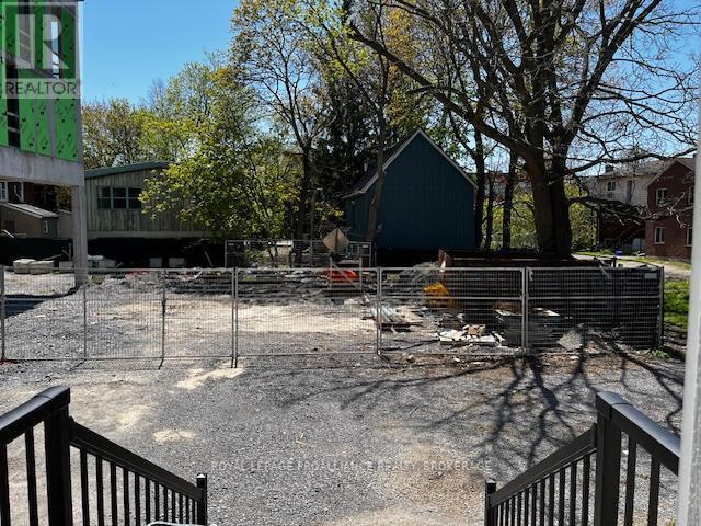 












396 JOHNSON STREET

,
Kingston (Central City East),




Ontario
K7L1Z2

