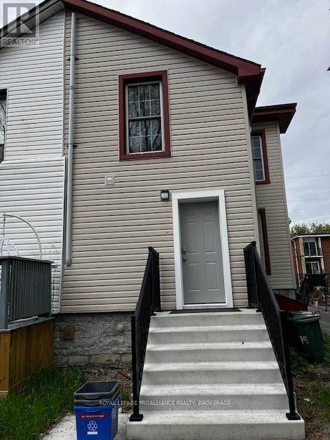 












396 JOHNSON STREET

,
Kingston (Central City East),




Ontario
K7L1Z2

