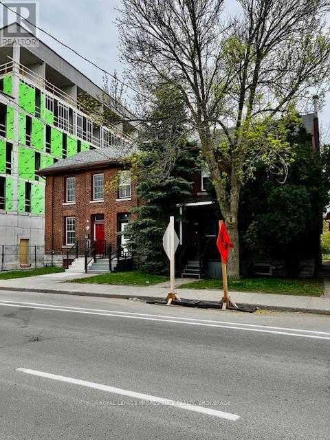 












396 JOHNSON STREET

,
Kingston (Central City East),




Ontario
K7L1Z2

